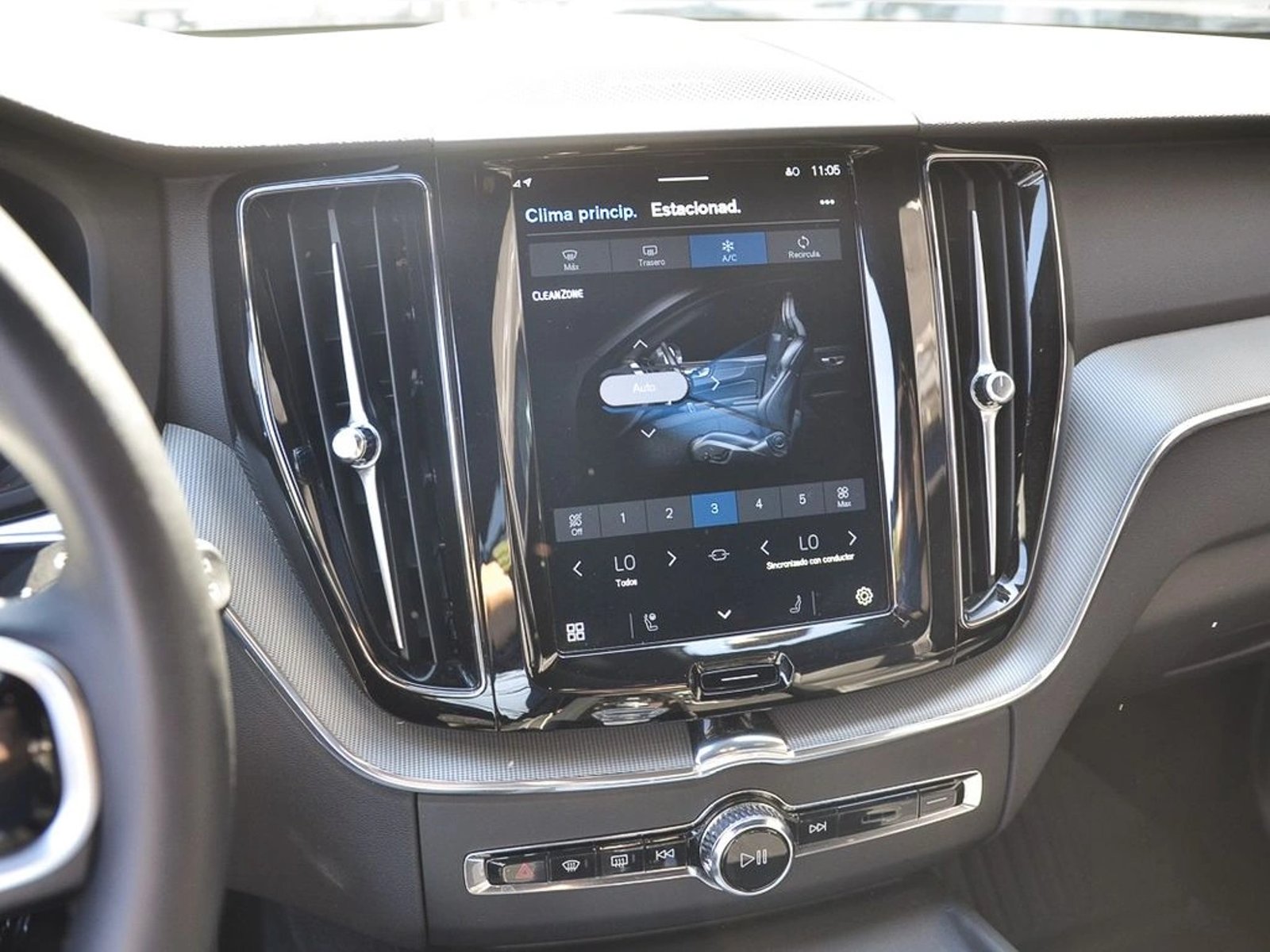 Volvo XC60 T8 AWD RECHARGE ULTIMATE DARK 2025 - Imagen 10 de 20