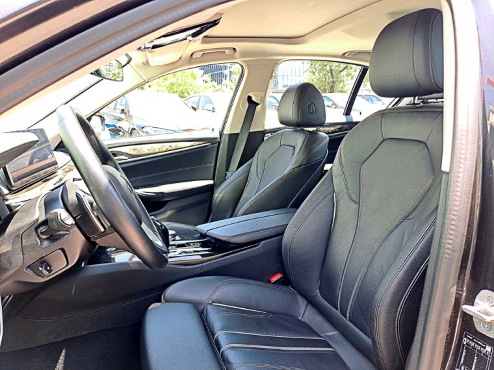 BMW 530 E Luxury Lci 2024 - Imagen 9 de 15