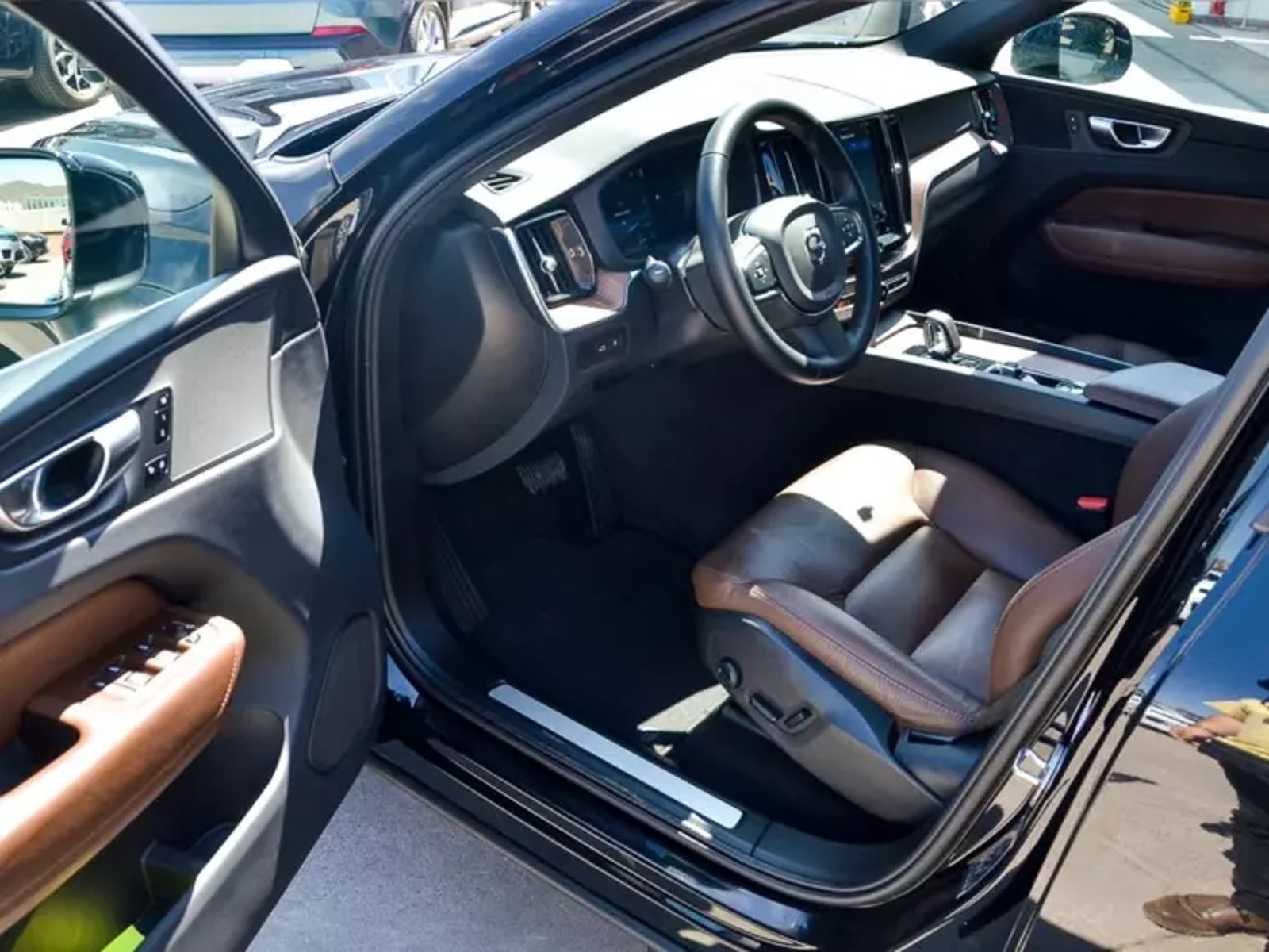 Volvo Xc60 T8 Recharge Plus Hybrid Awd At 5p 2024 - Imagen 13 de 20