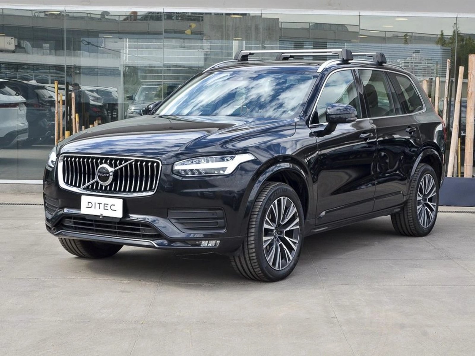 Volvo XC90 2.0 B6 MOMENTUM 4X4 AT 5P 2022 - Foto 2 de 13