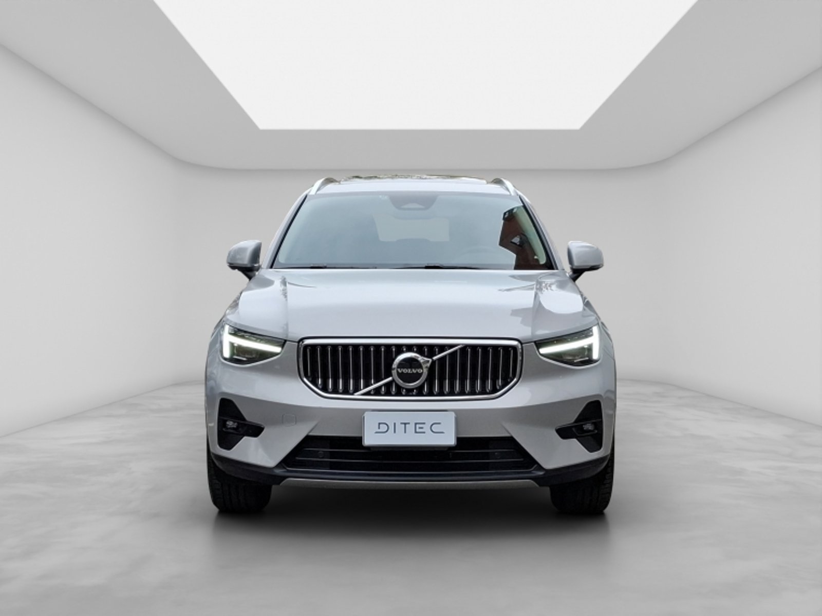 Volvo Xc40 B4 Ultimate 2.0 Aut 2023 - Foto 2 de 19