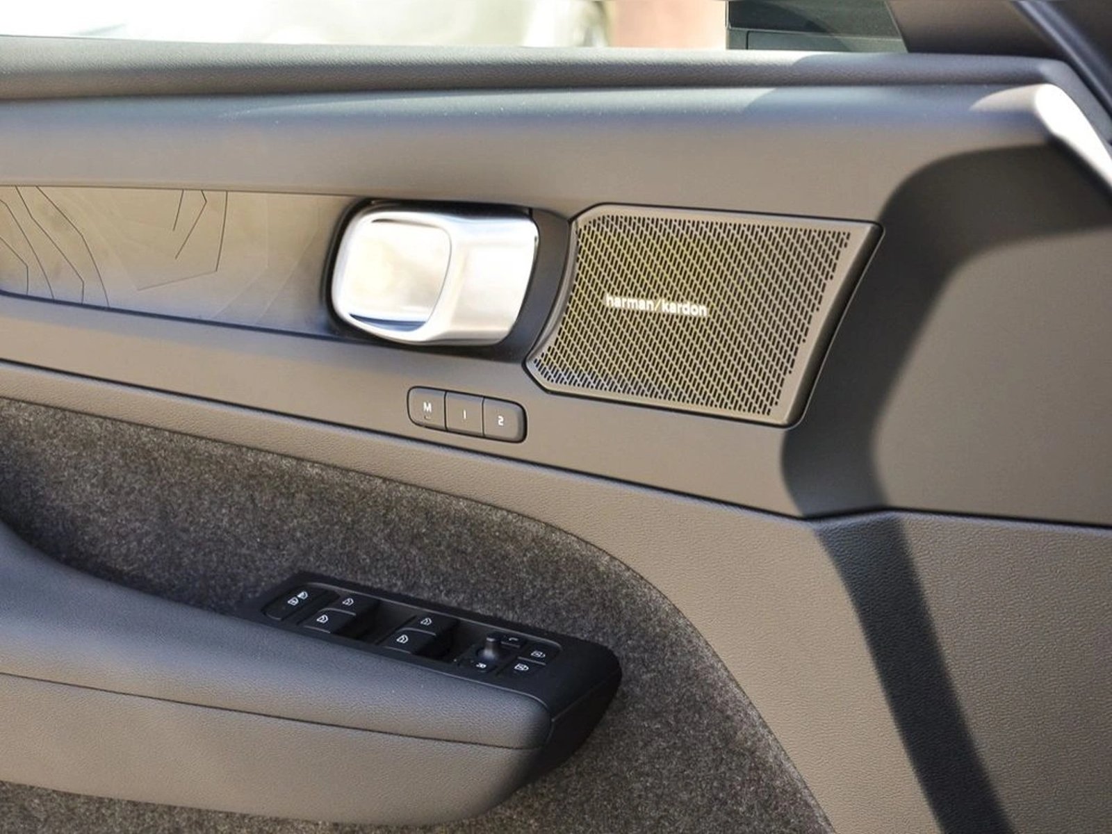 Volvo EX40 0.0 P8 RECHARGE 4X4 AT ELECTRICO 2025 - Imagen 18 de 18