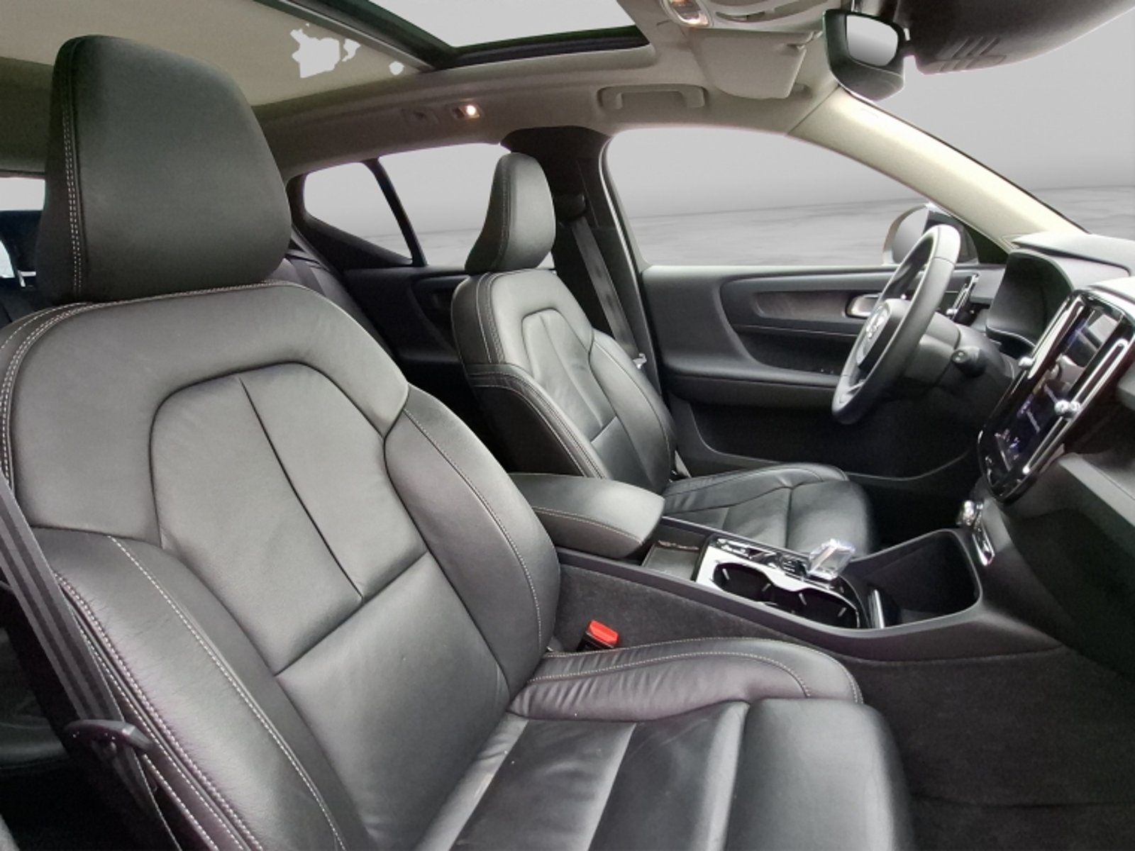 Volvo Xc40 T5 Hybrid R Design 1.5 Aut 2023 - Imagen 19 de 20