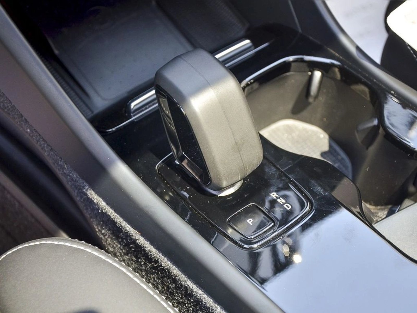 Volvo XC40 RECHARGE 2024 - Imagen 15 de 20