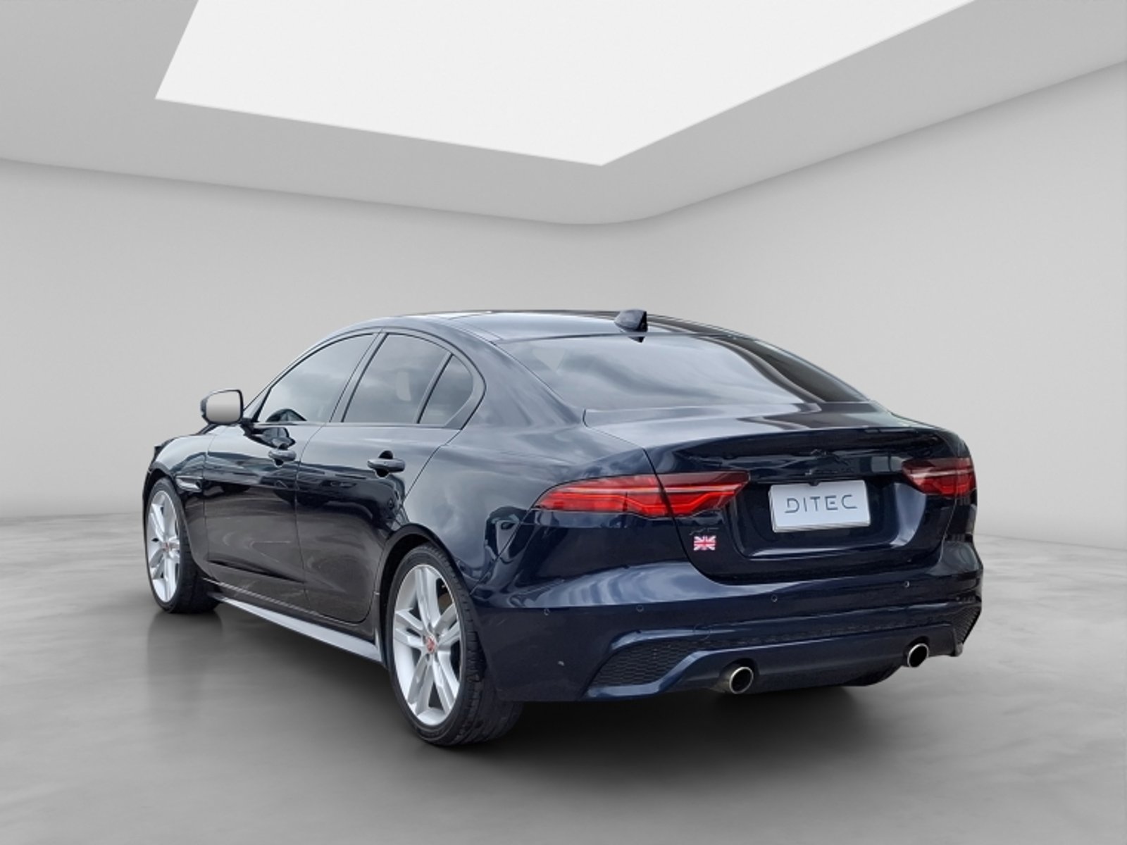 Jaguar Xe 2.0 At 2022 - Imagen 5 de 20