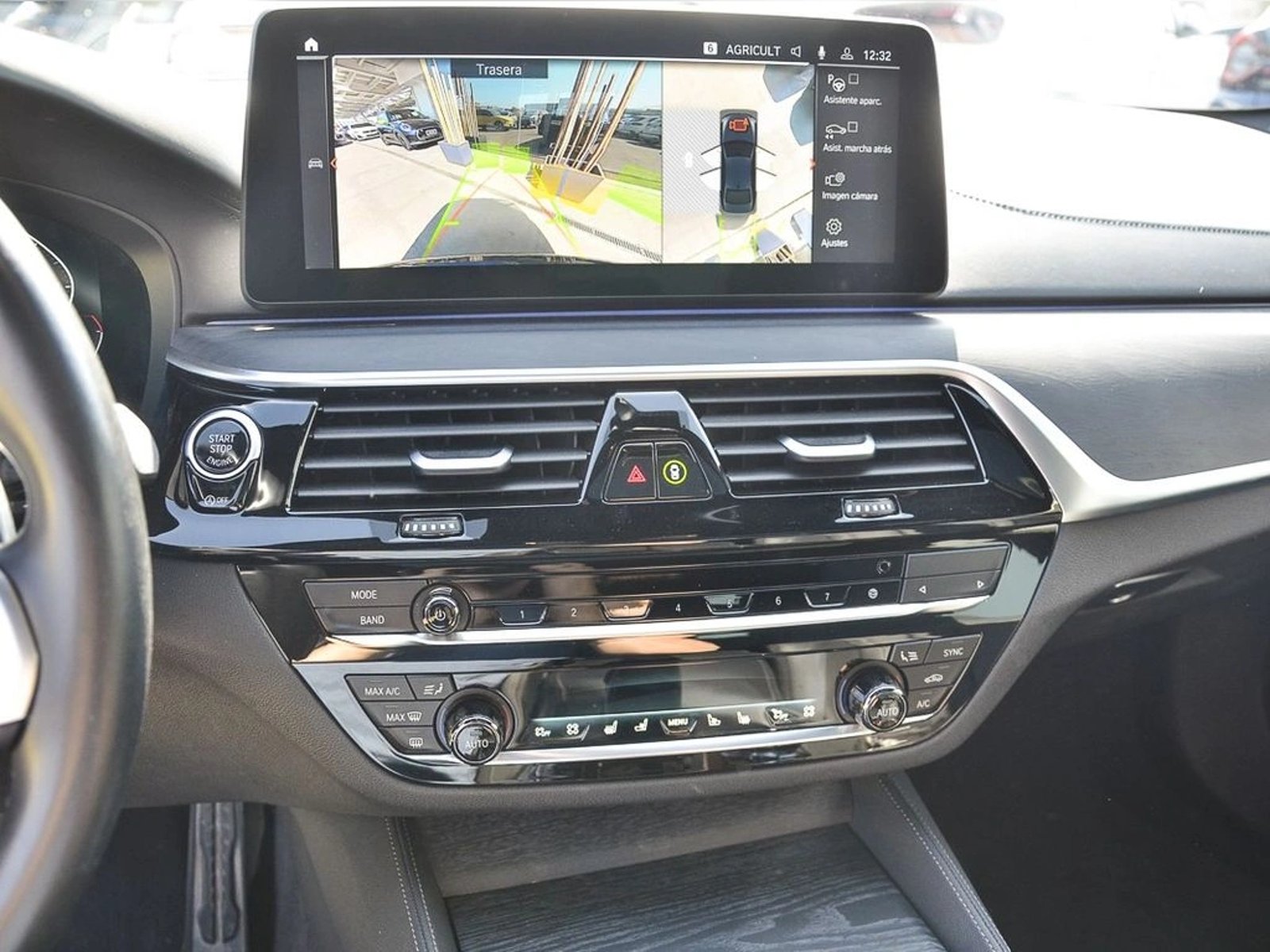 BMW M550 4.4 X-DRIVE M LCI 4X4 AT 4P 2023 - Imagen 15 de 18