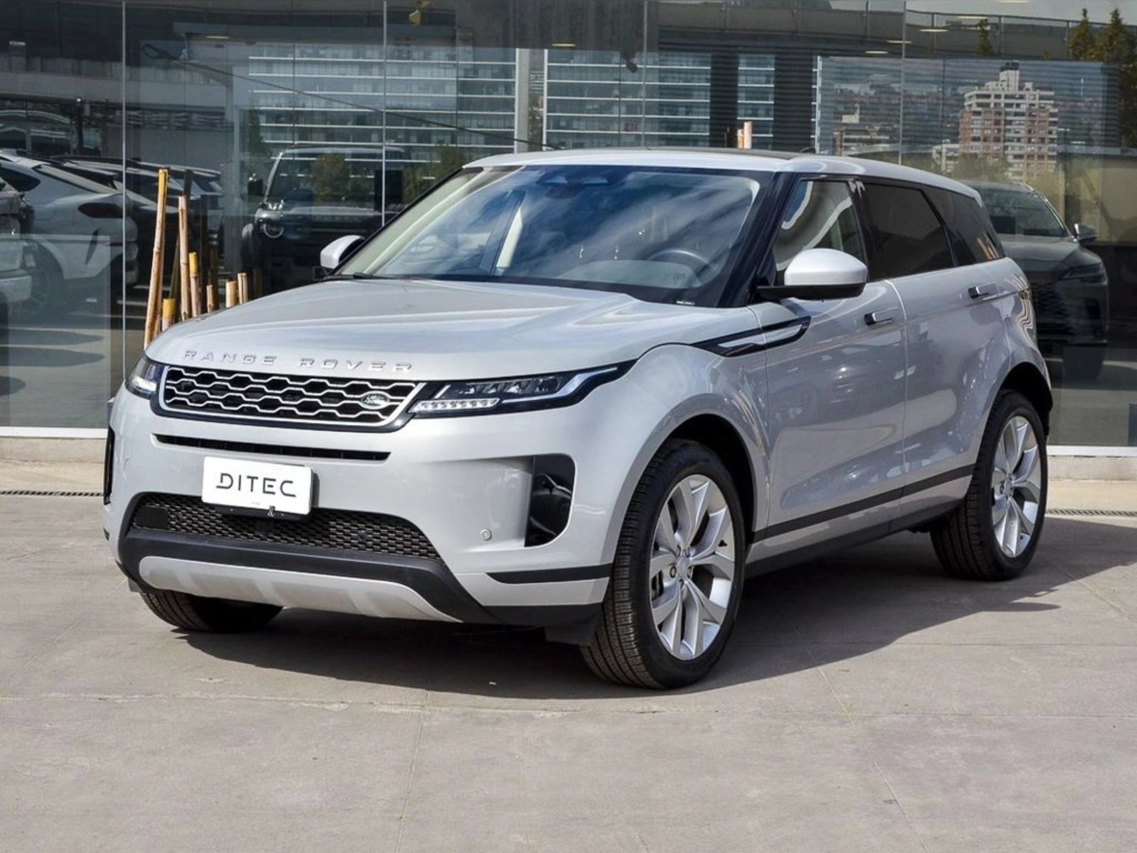 Land Rover EVOQUE 2.0i S 200HP 2023 - Foto 2 de 18