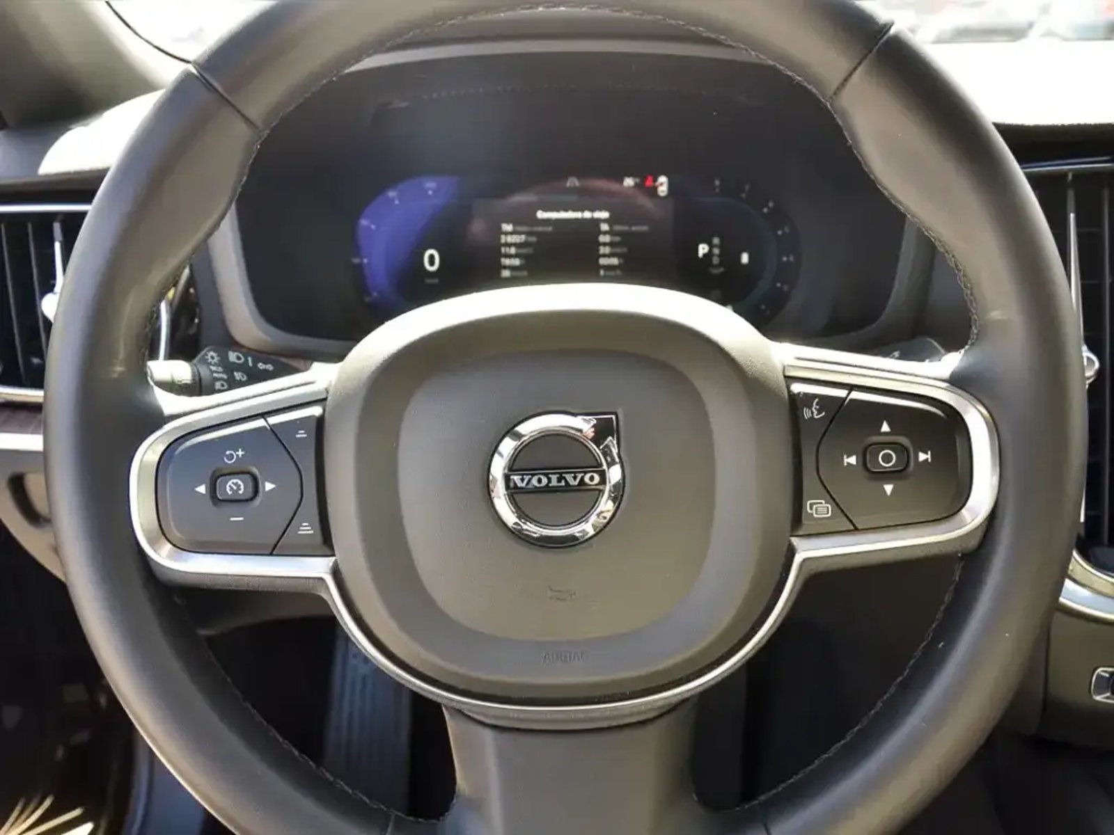 Volvo S60 B4 2023 - Imagen 18 de 19