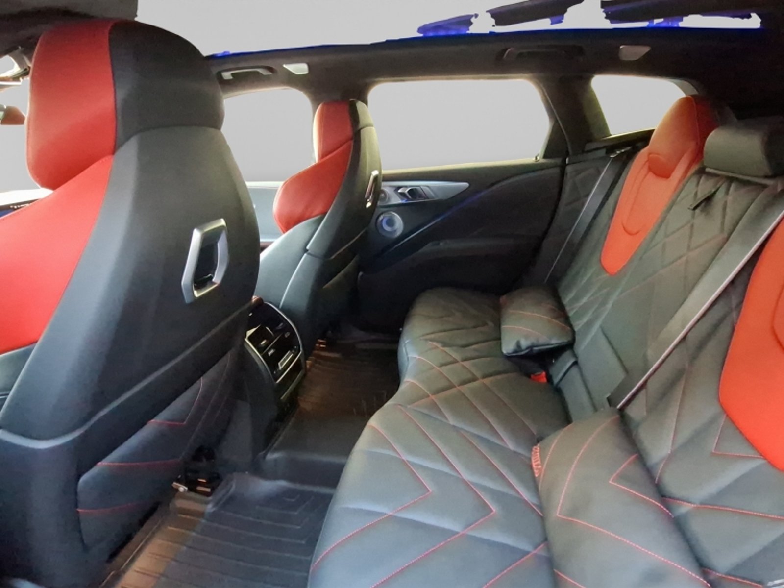 BMW Xm Label 4x4 4.0 Aut 2024 - Imagen 15 de 20