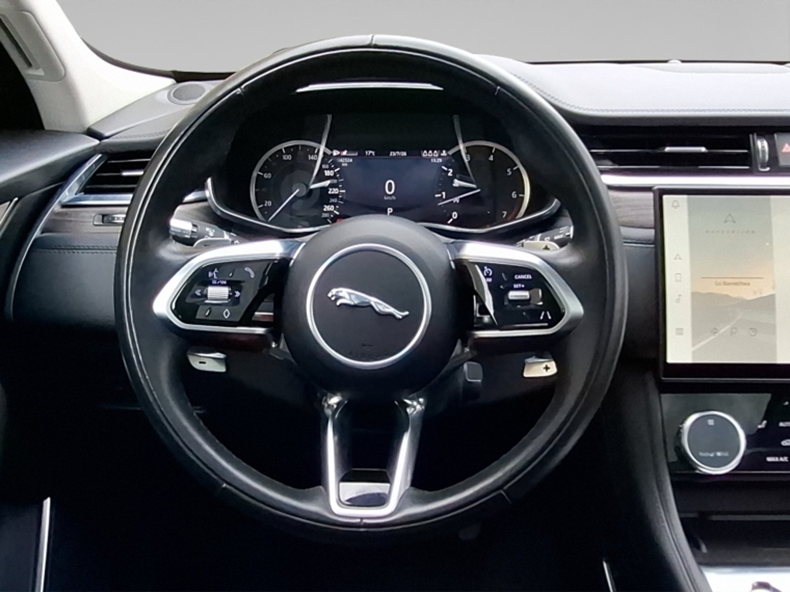 Jaguar F-pace 4x4 2.0 At 2023 - Imagen 16 de 20