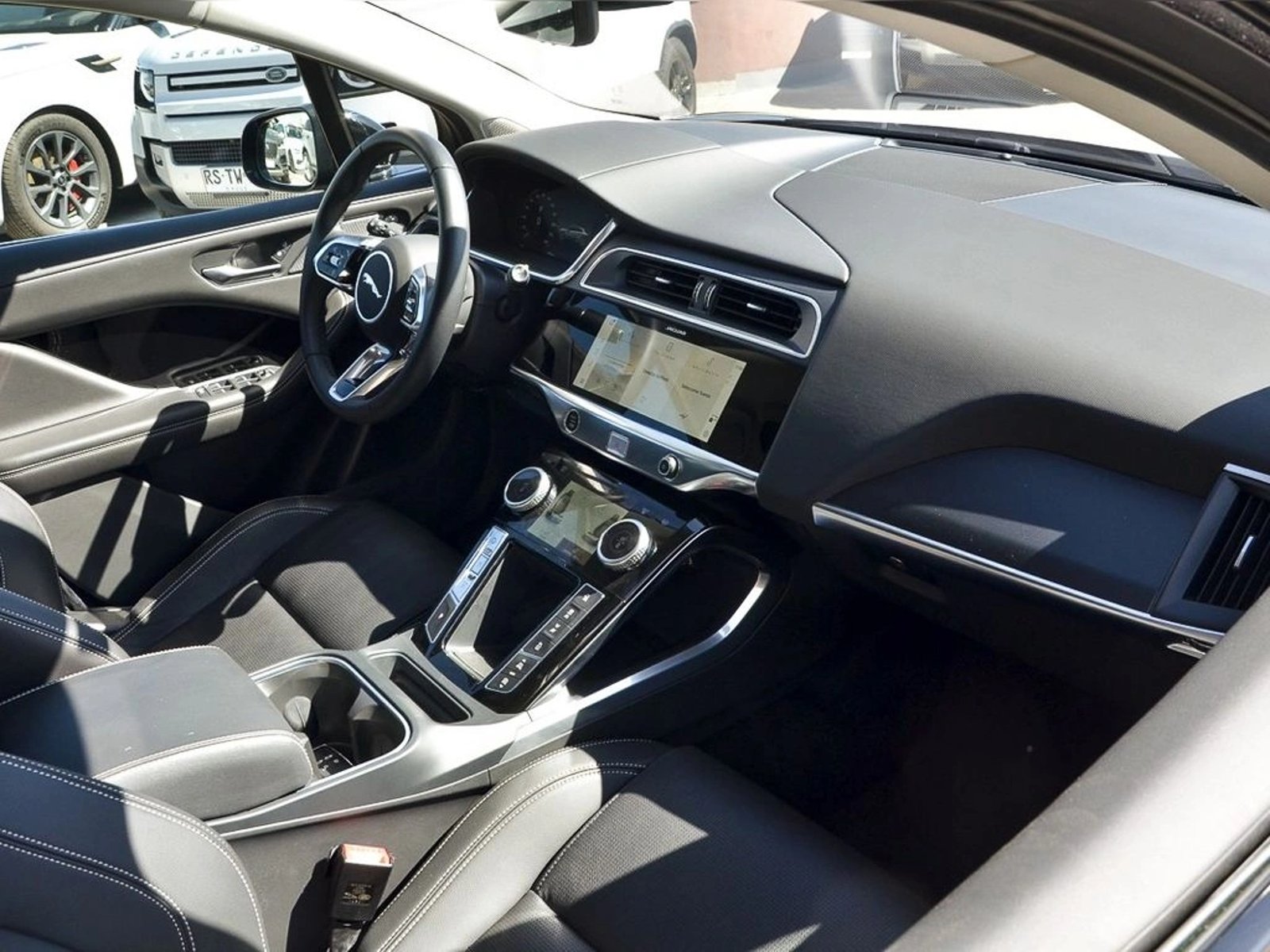 Jaguar I-PACE EV400 R DYNAMIC 2024 - Imagen 7 de 20