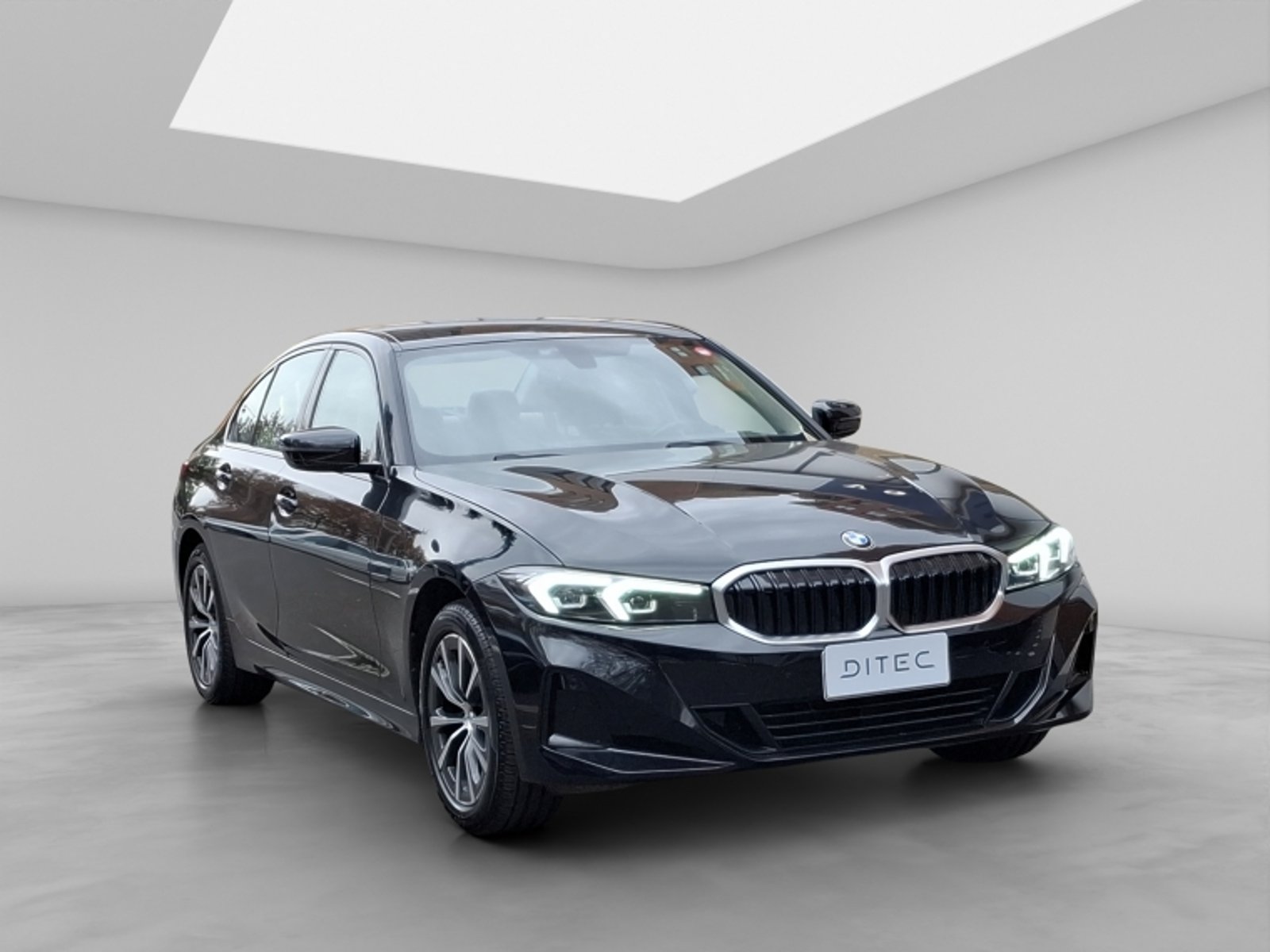 BMW 320 I Berlina Urban 2025 - Foto 3 de 20