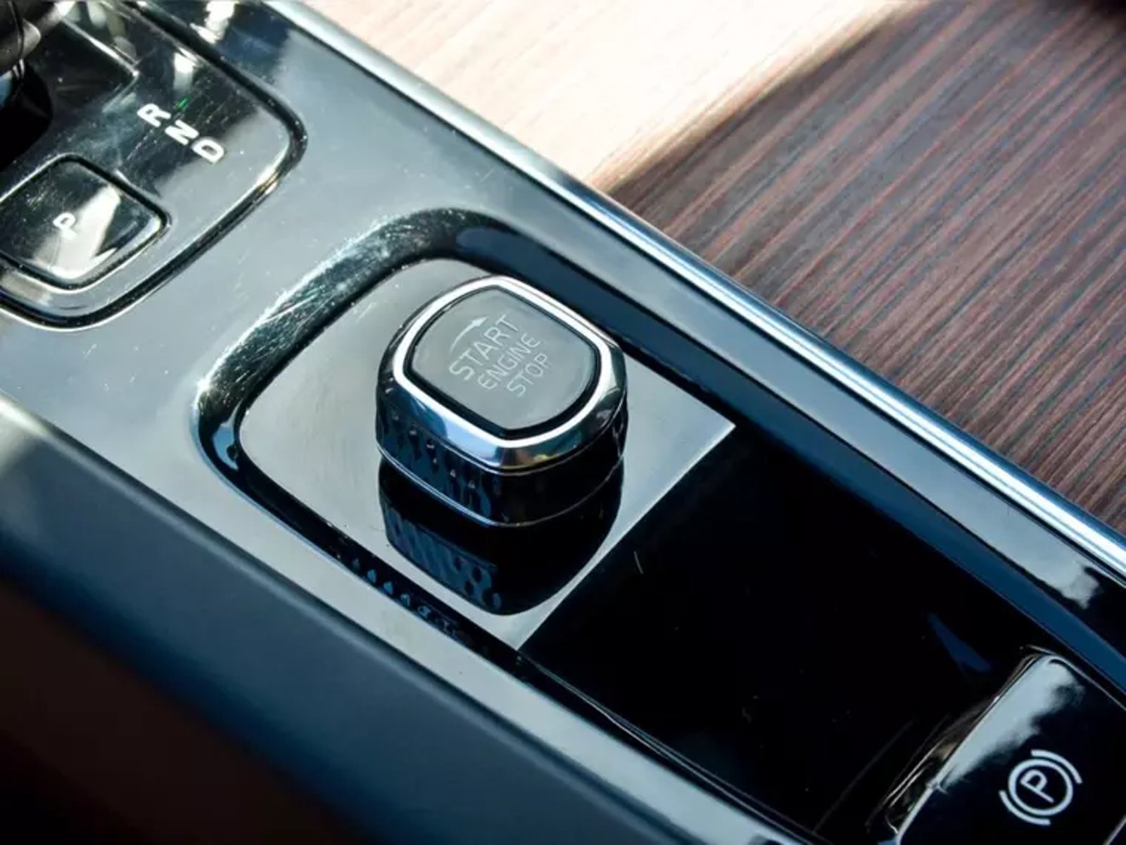 Volvo Xc60 T8 Recharge Plus Hybrid Awd At 5p 2024 - Imagen 17 de 20