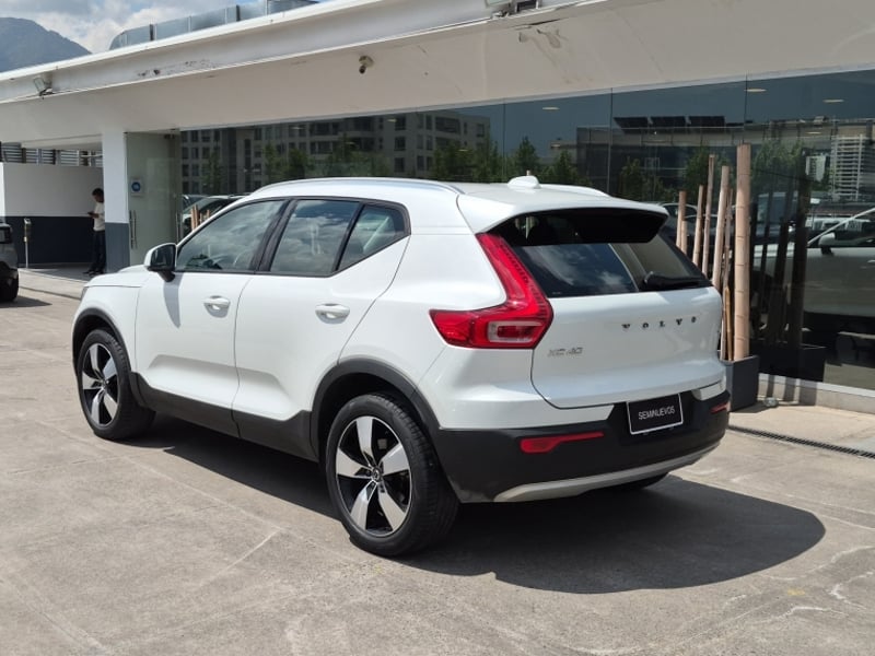 Volvo Xc40 T4 Fwd 2.0 Momentum 2022 - Imagen 5 de 16