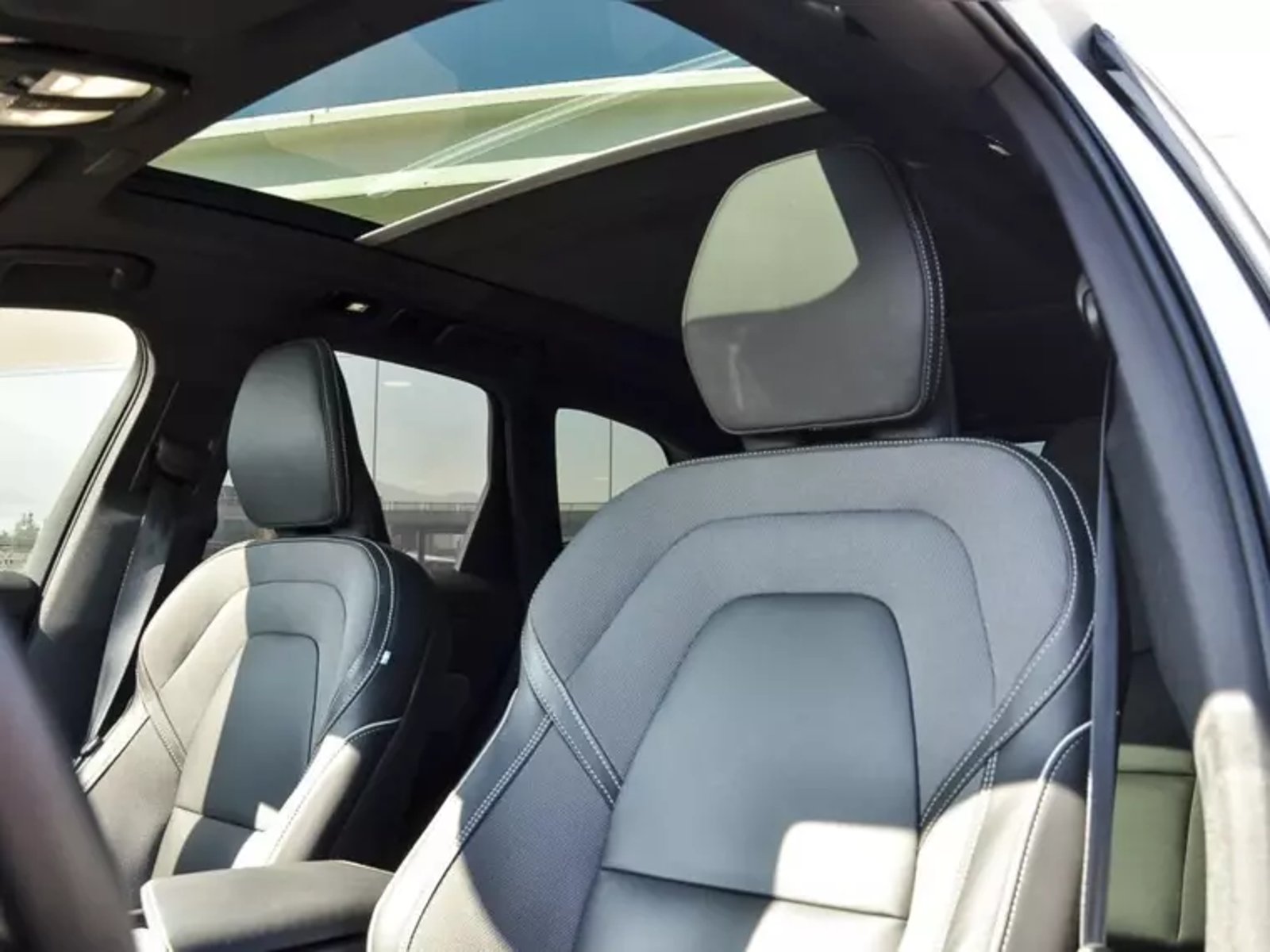 Volvo Xc60 T8 Recharge 4x4 2.0 Aut 2025 - Imagen 14 de 20