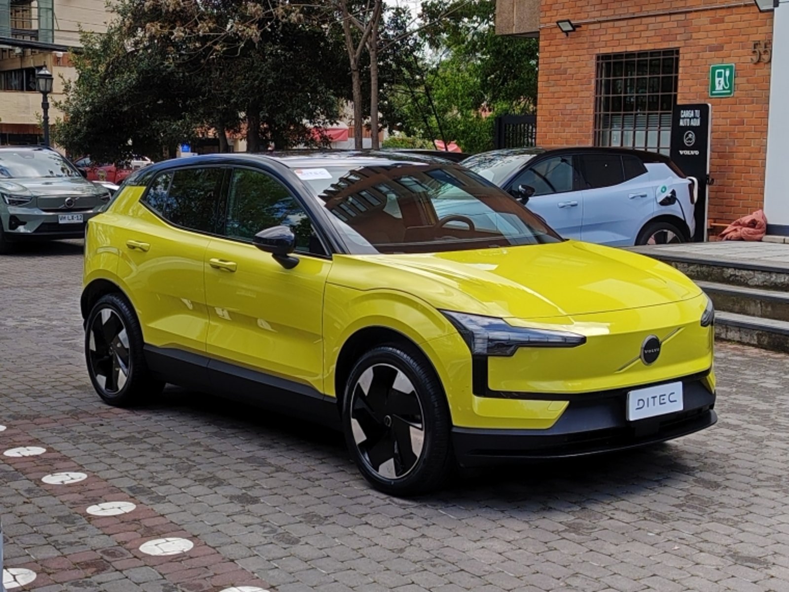 Volvo Ex30 E60 Plus Aut 2024 - Foto 3 de 15