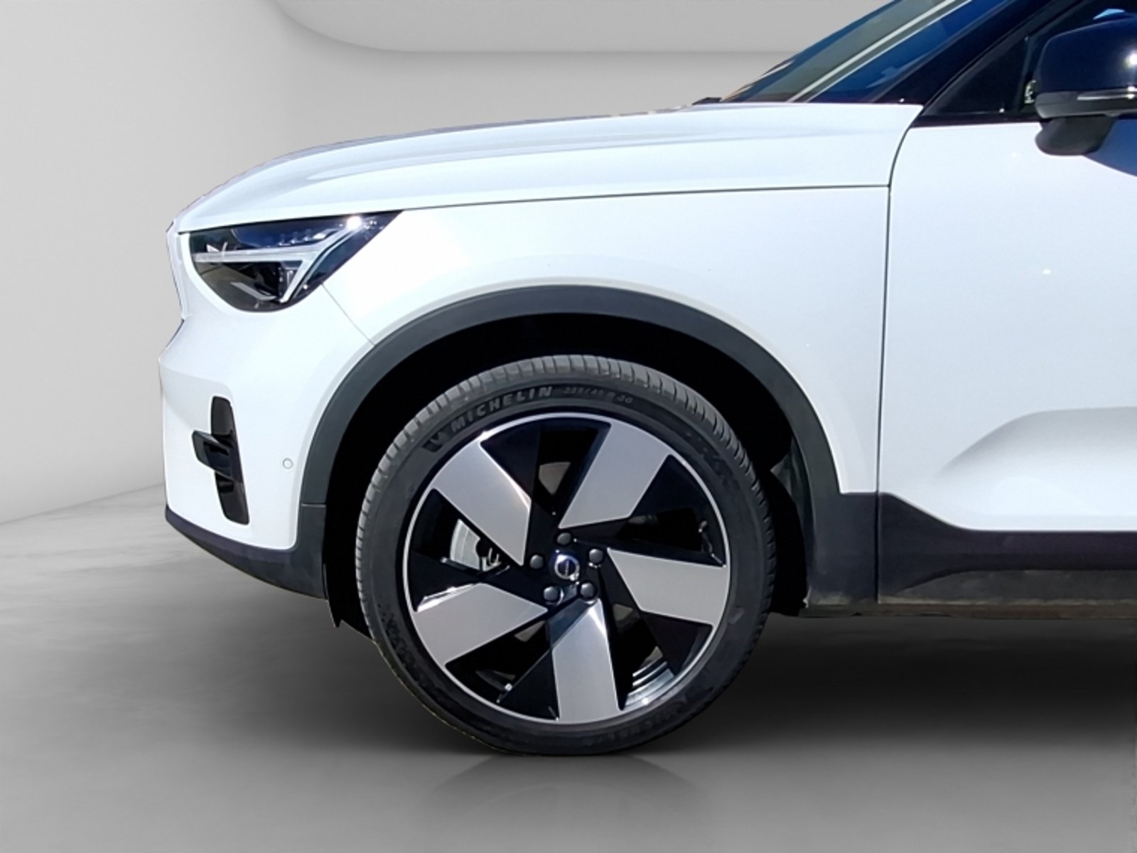 Volvo Xc40 2.0 T5 Hybrid At 4x4 Hibrido 2024 - Imagen 9 de 20