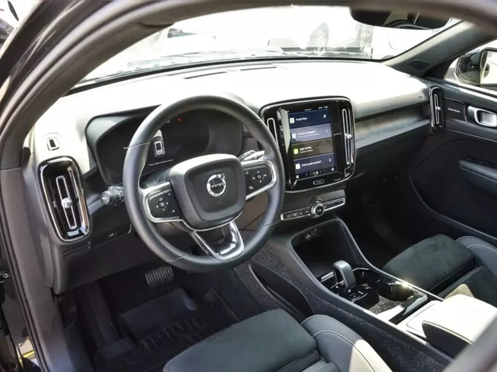 Volvo Ex40 Electrico P8 R-design Awd At 5p 2025 - Imagen 12 de 19