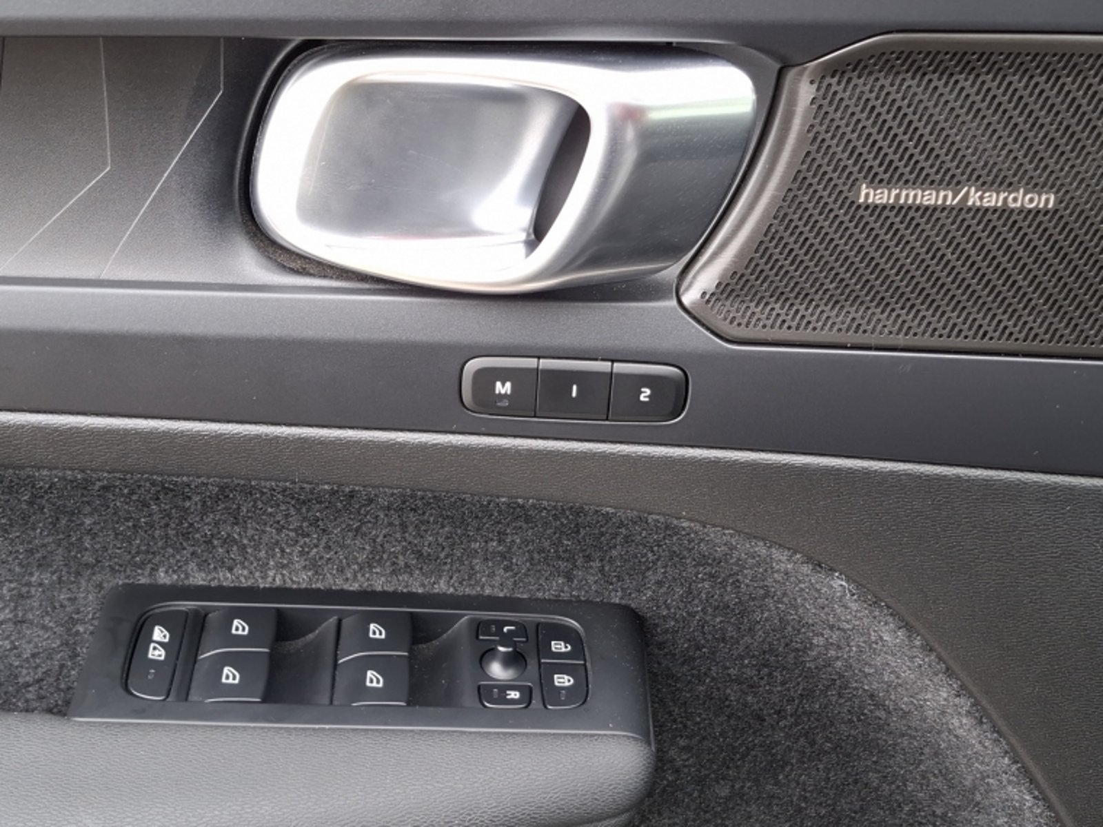 Volvo Xc40 T5 Hybrid R Design 1.5 Aut 2023 - Imagen 14 de 20