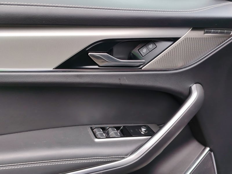 Jaguar F-pace Rdynamic S 4x4 2.0 Aut 2024 - Imagen 14 de 16