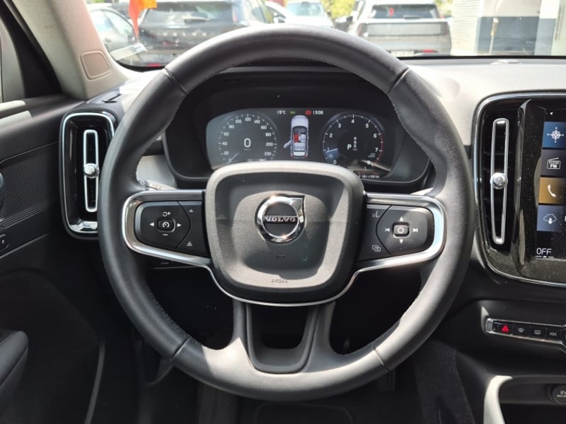 Volvo Xc40 T4 Fwd 2.0 Momentum 2022 - Imagen 16 de 16