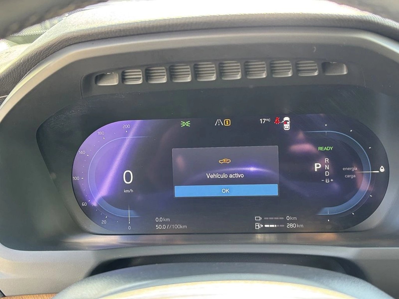 Volvo XC90 2.0 B6 PLUS AWD AT 5P 2024 - Imagen 16 de 19