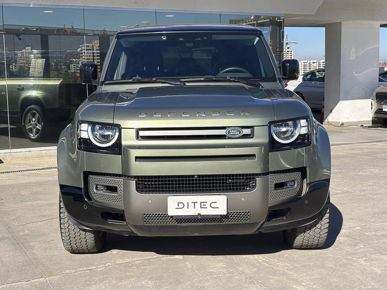 Land Rover DEFENDER 3.0 110 X-DYNAMIC S HIBRIDO 4X4 AT 5P 2023 - Foto 3 de 18