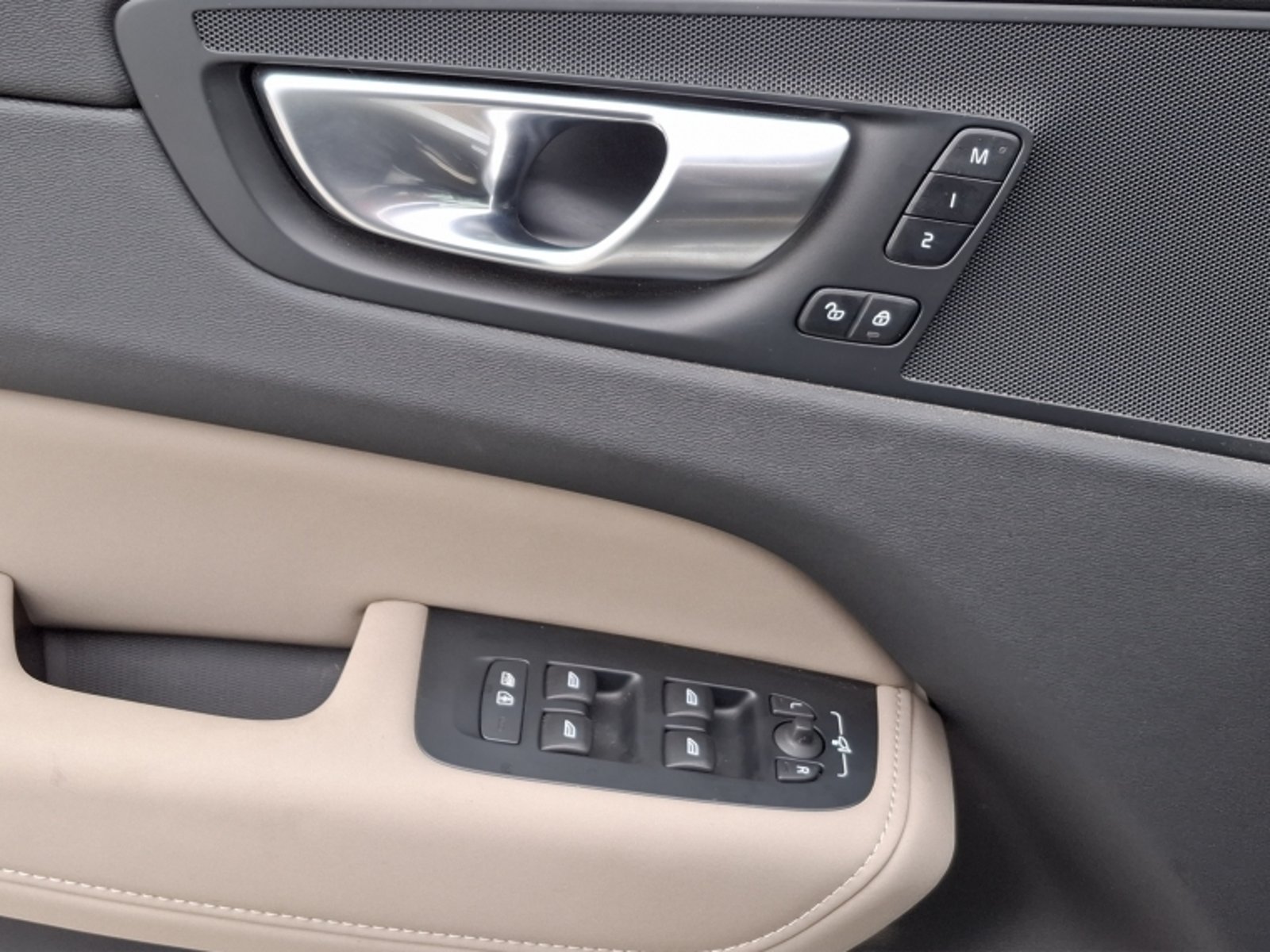 Volvo Xc60 T8 Awd Core 2026 - Imagen 14 de 20