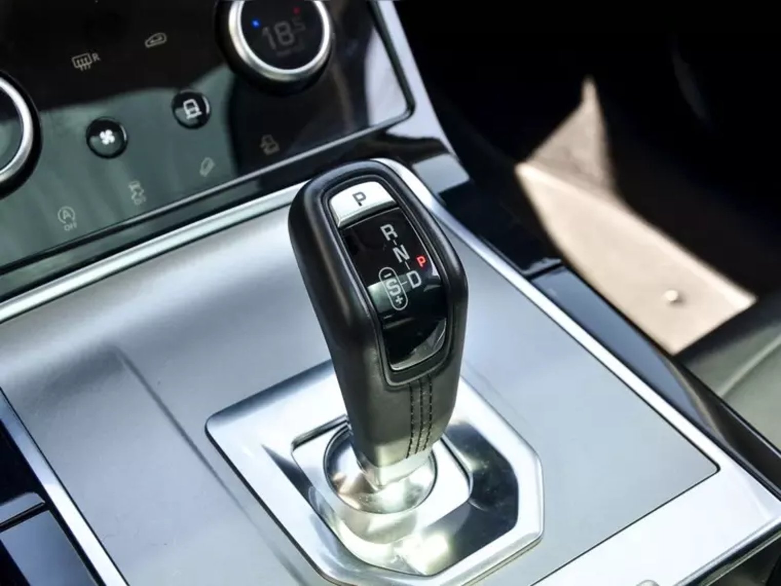 Land Rover Evoque 2.0i S 200hp 4x4 2024 - Imagen 16 de 20