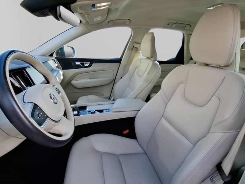Volvo Xc60 Ii B5 Momentum 2022 - Imagen 10 de 19