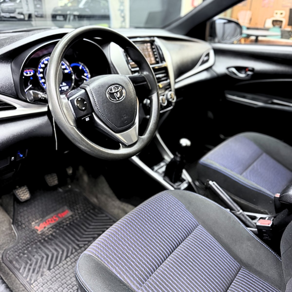 Toyota Yaris Sport GLE 1.5 2019 - Imagen 13 de 15