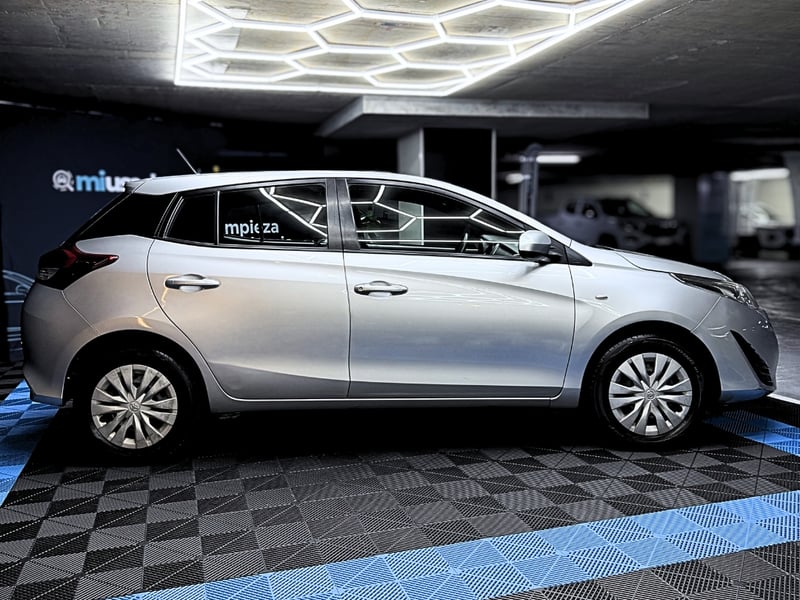 Toyota Yaris Sport GLE 1.5 2019 - Imagen 8 de 15