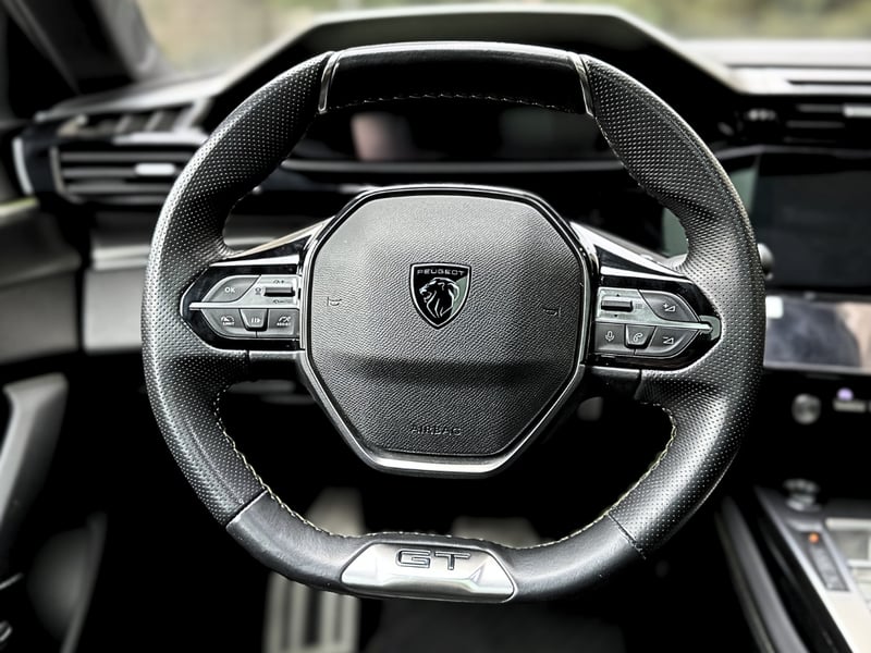 Peugeot 308 GT 1.2 Turbo 2022 - Imagen 13 de 15