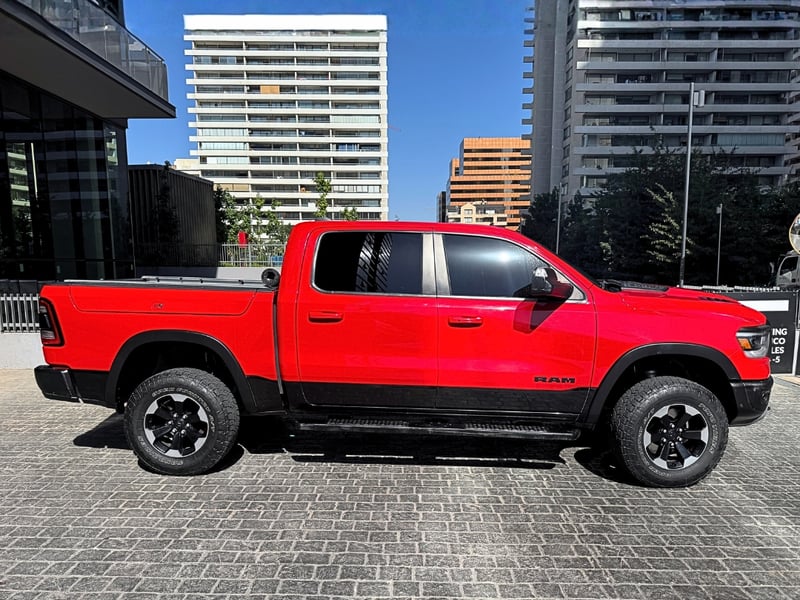 RAM 1500 Rebel 5.7 V8 Crew Cab 2020 - Imagen 4 de 15