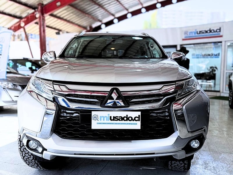 Mitsubishi MONTERO SPORT 3.0 2018 - Imagen 9 de 20