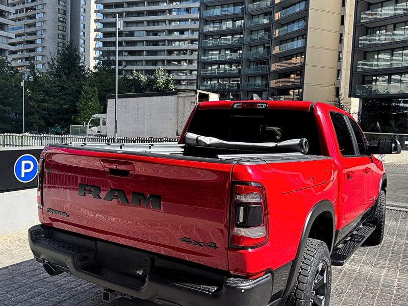 RAM 1500 Rebel 5.7 V8 Crew Cab 2020 - Imagen 3 de 15