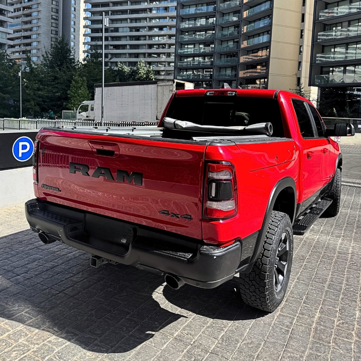 RAM 1500 Rebel 5.7 V8 Crew Cab 2020 - Imagen 3 de 15