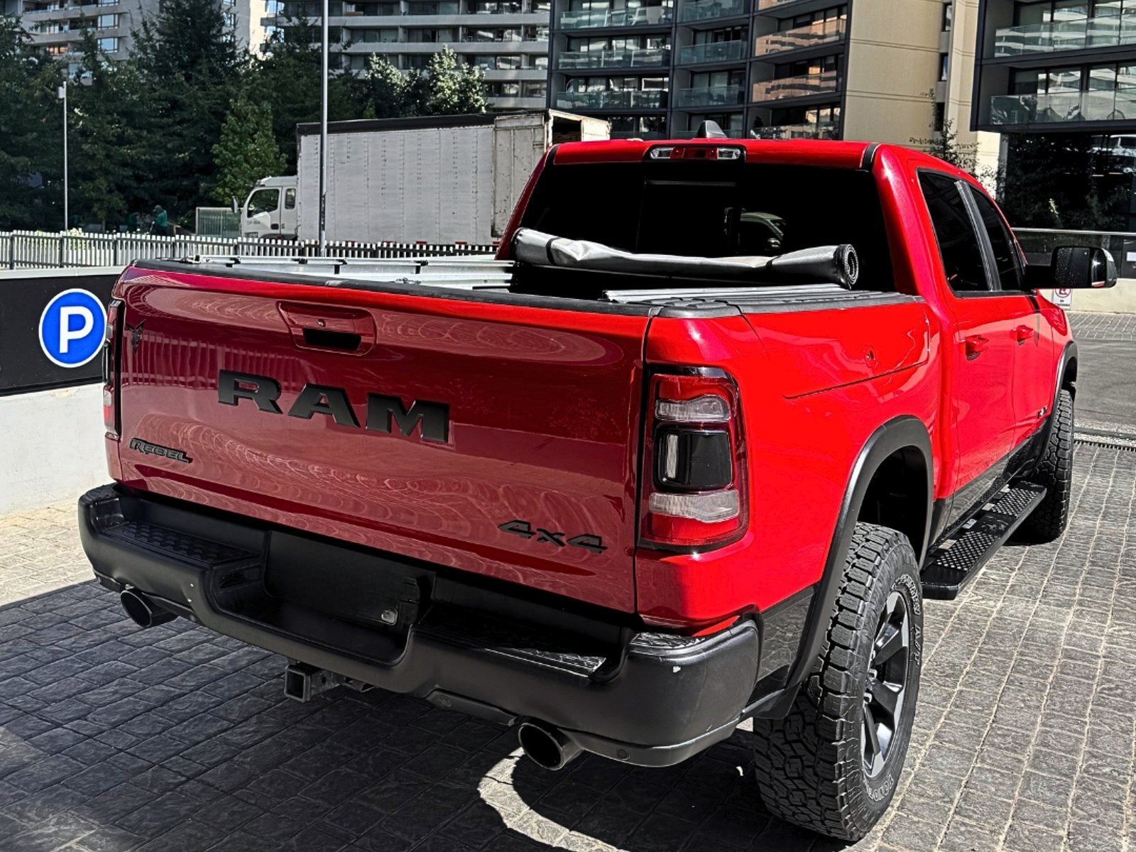 RAM 1500 Rebel 5.7 V8 Crew Cab 2020 - Foto 3 de 15