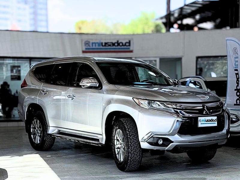 Mitsubishi MONTERO SPORT 3.0 2018 - Imagen 3 de 20