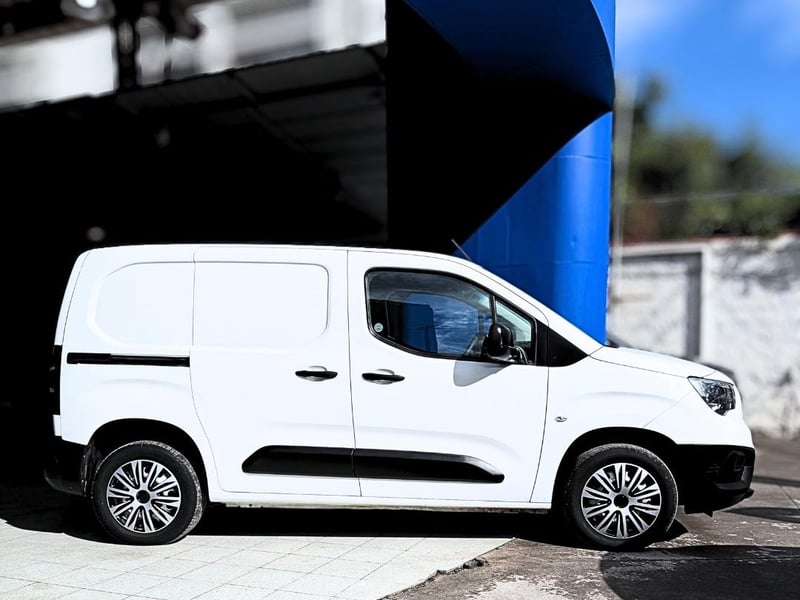 Opel COMBO 2024 - Imagen 4 de 18