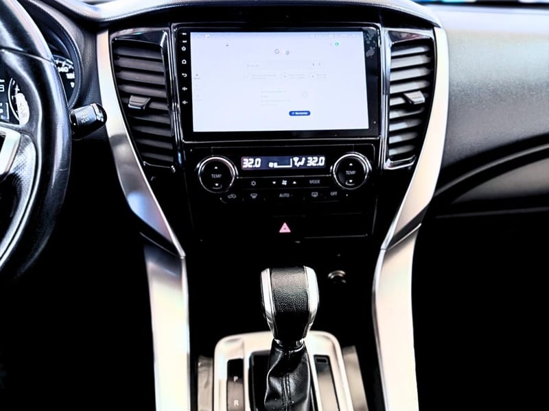 Mitsubishi MONTERO SPORT 3.0 2018 - Imagen 15 de 20