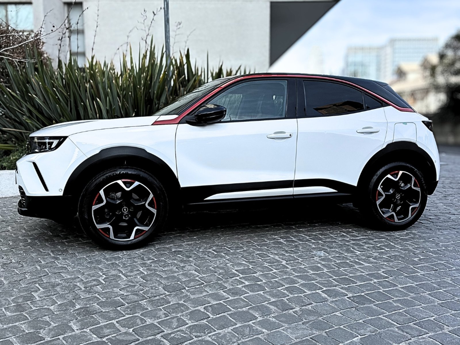 Opel Mokka GS Line 1.2 Turbo 2024 - Foto 2 de 15