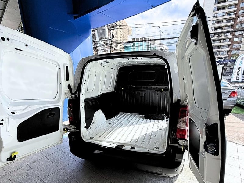 Opel COMBO 2024 - Imagen 15 de 18