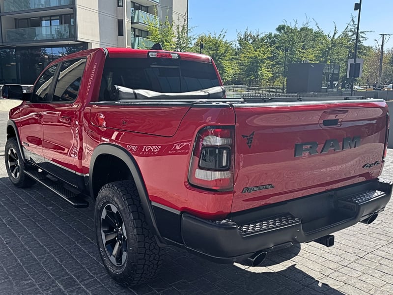 RAM 1500 Rebel 5.7 V8 Crew Cab 2020 - Imagen 6 de 15