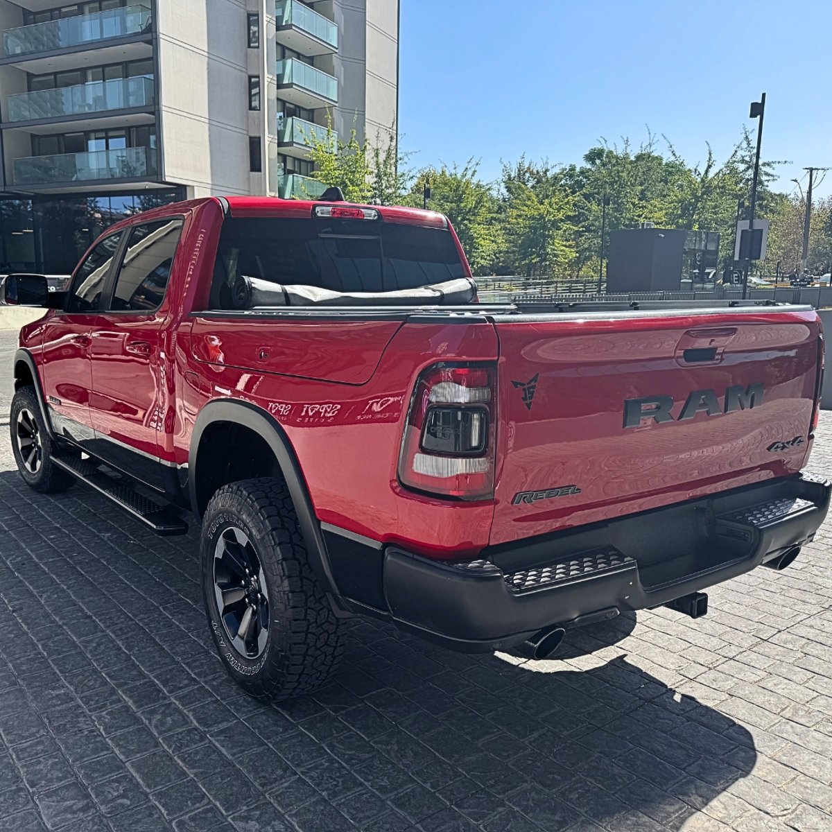 RAM 1500 Rebel 5.7 V8 Crew Cab 2020 - Imagen 6 de 15