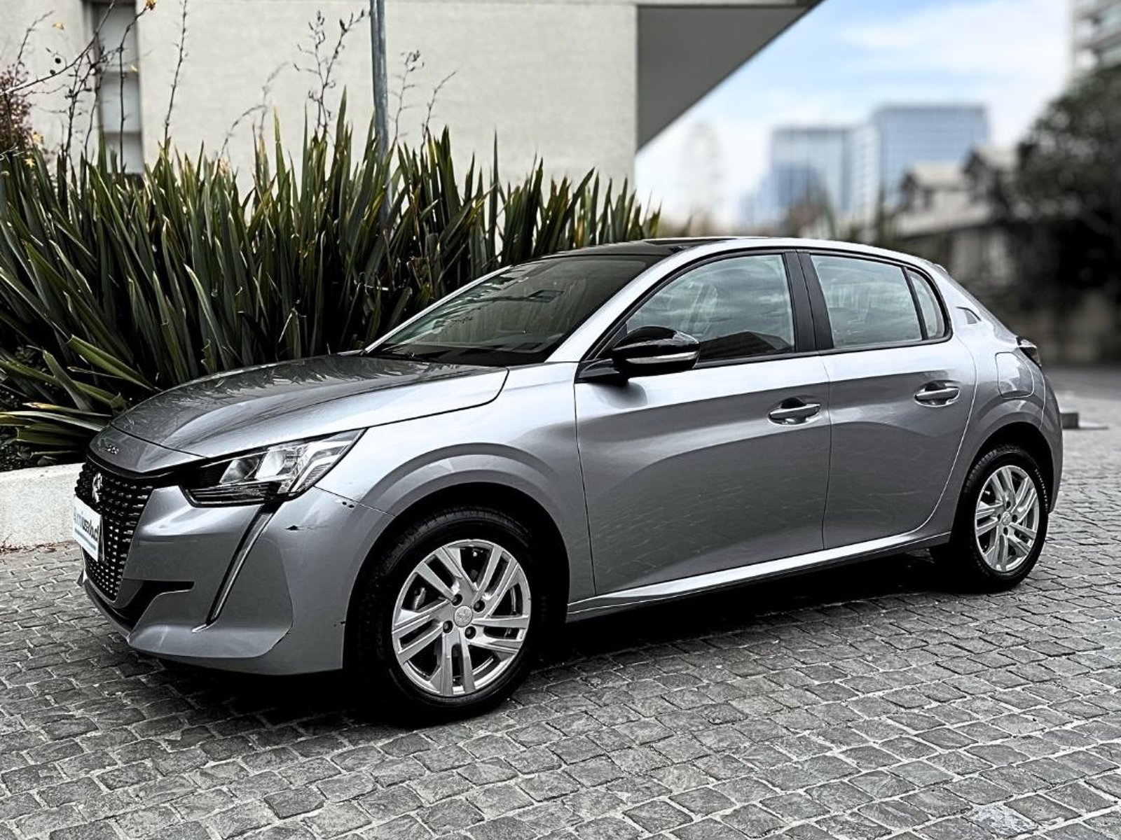 Peugeot 208 2024 - Foto 3 de 16
