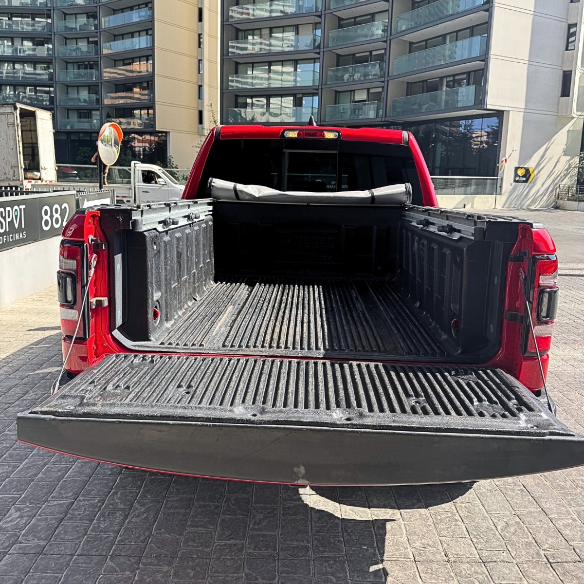 RAM 1500 Rebel 5.7 V8 Crew Cab 2020 - Imagen 5 de 15