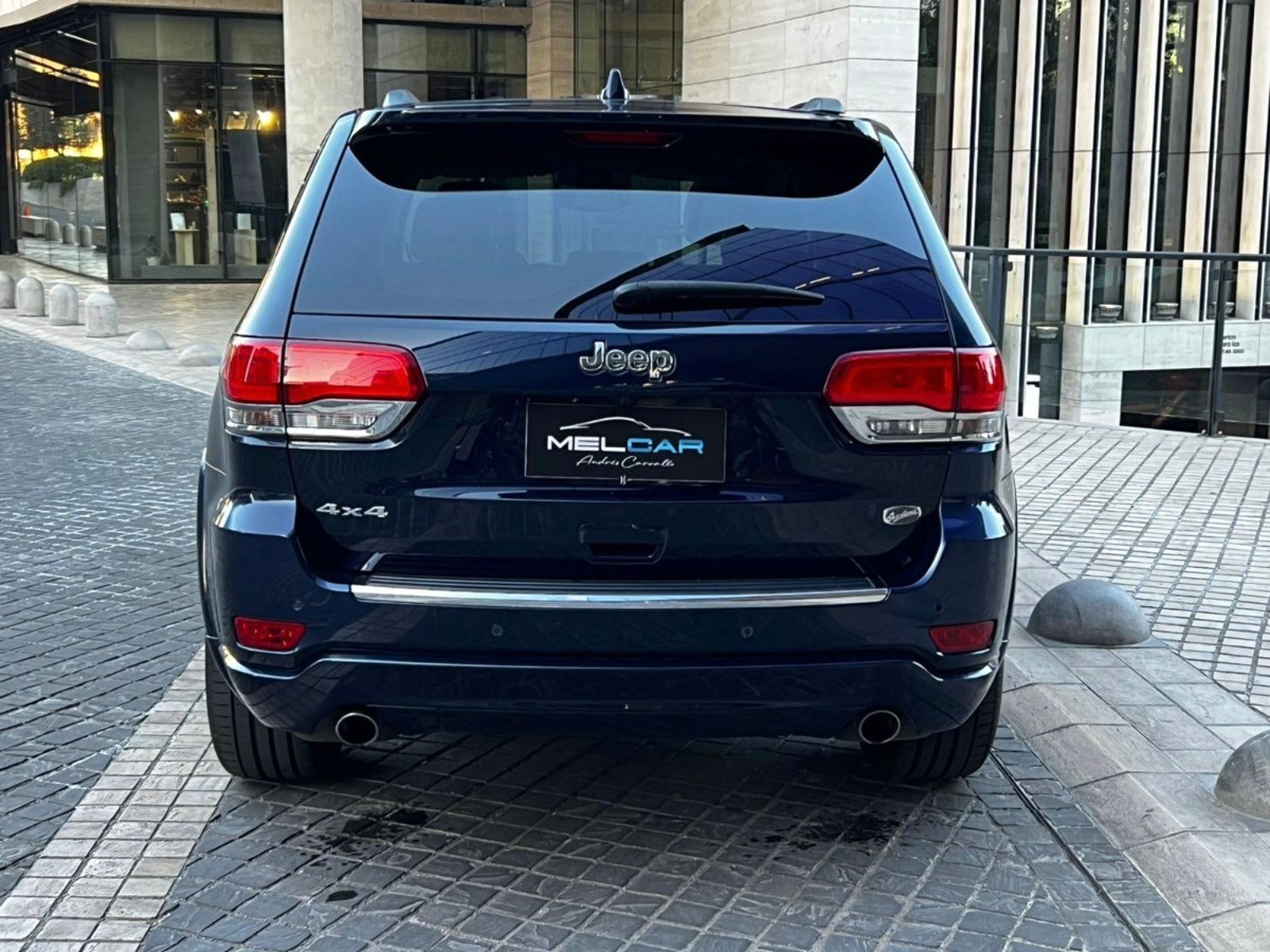 Jeep GRAND CHEROKEE OVERLAND 5.7 2019 - Foto 5 de 10