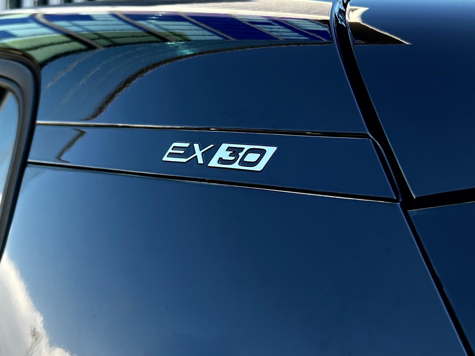 Volvo EX30 CORE 100% ELÉCTRICO 2025 - Imagen 8 de 10
