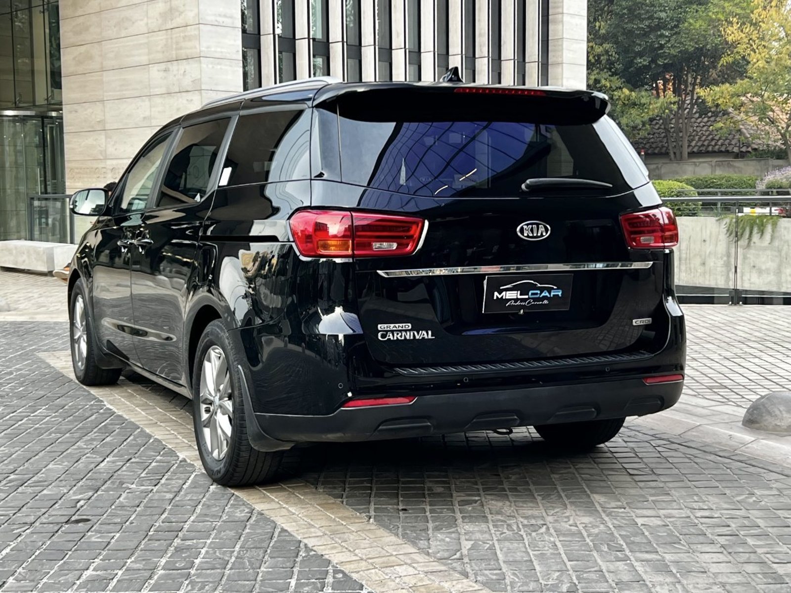 Kia GRAND CARNIVAL EX 2.2 AT 2020 - Foto 4 de 10